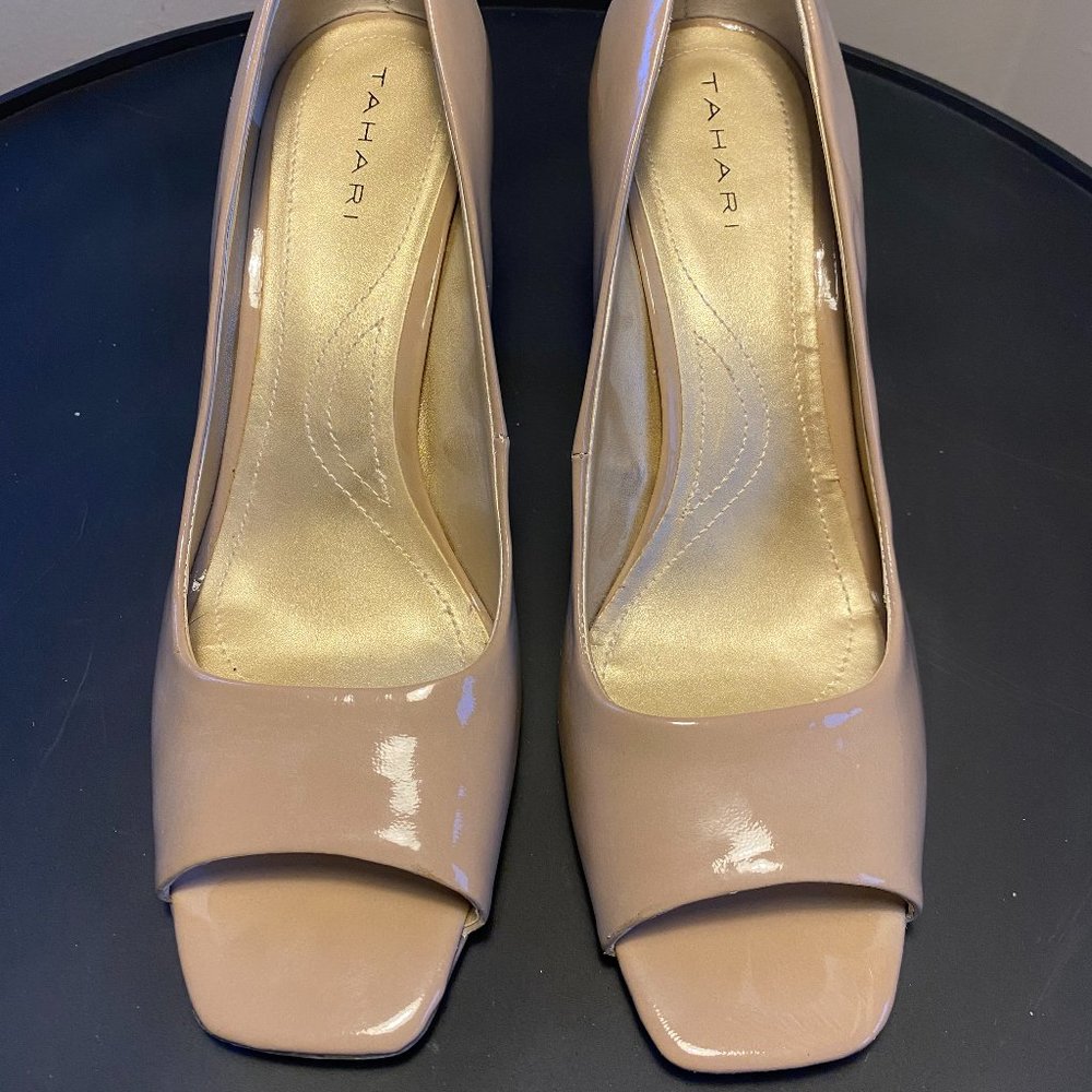 Tahari Nude Open Toed Heels Patent Leather Size 9.5